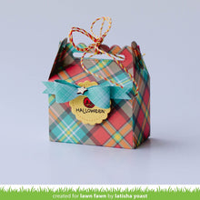 Load image into Gallery viewer, scalloped treat box